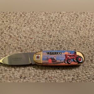 Farmall model A Franklin mint collector knife
